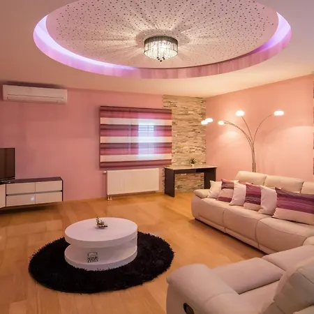 Luma Villa Kastela